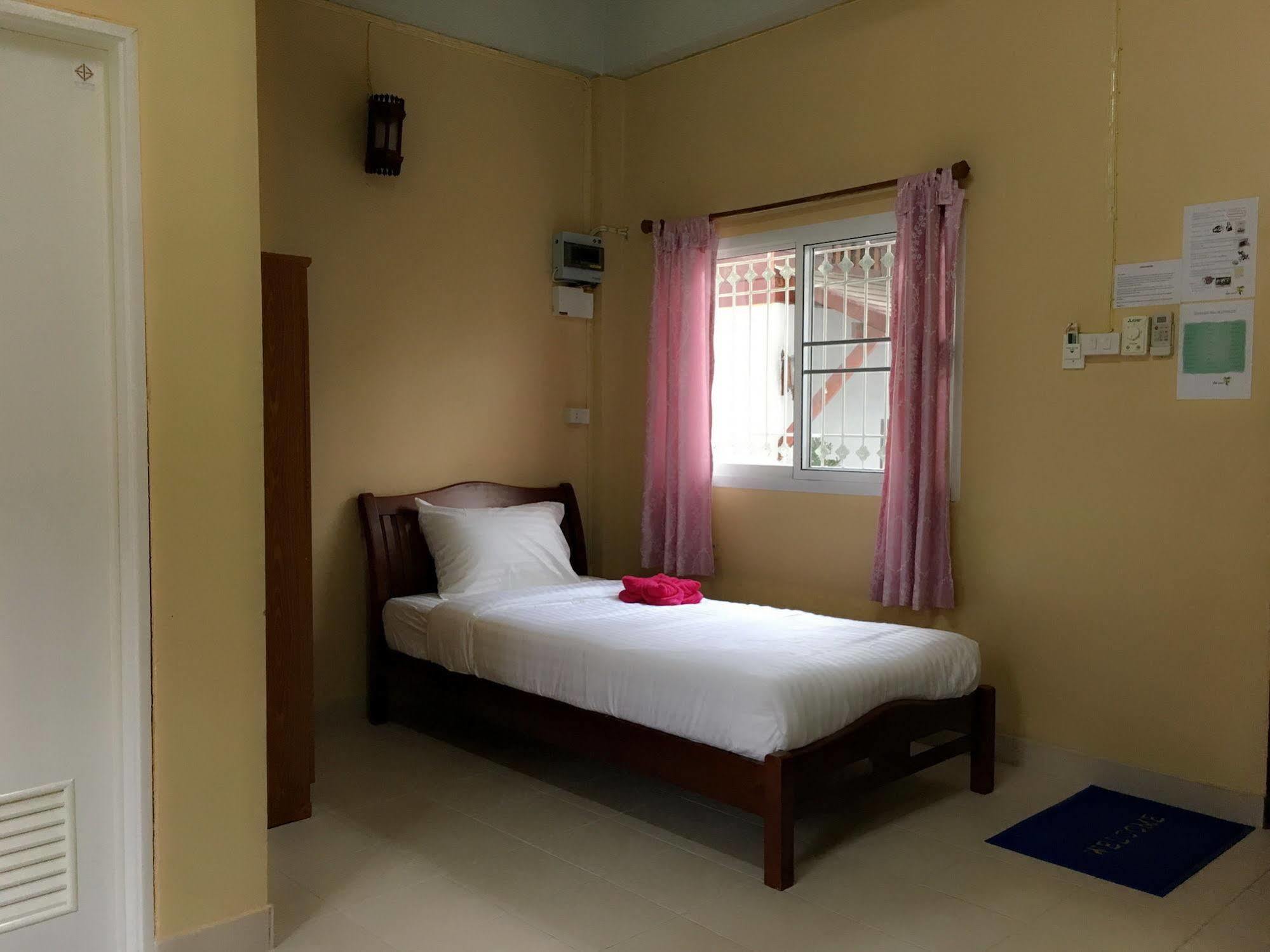 Sarin Guesthouse Ko Tao Bagian luar foto