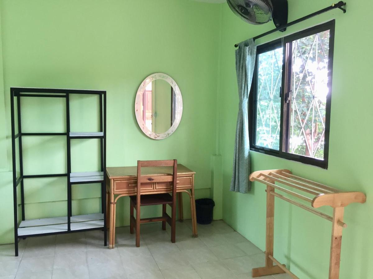 Sarin Guesthouse Ko Tao Bagian luar foto